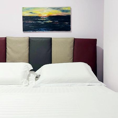 Spacious Family-Friendly Apartment In The Heart Of Bllok Тирана Экстерьер фото