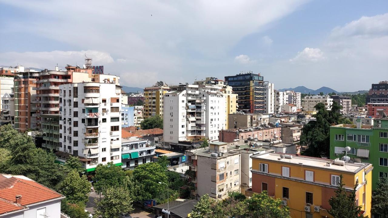 Spacious Family-Friendly Apartment In The Heart Of Bllok Тирана Экстерьер фото