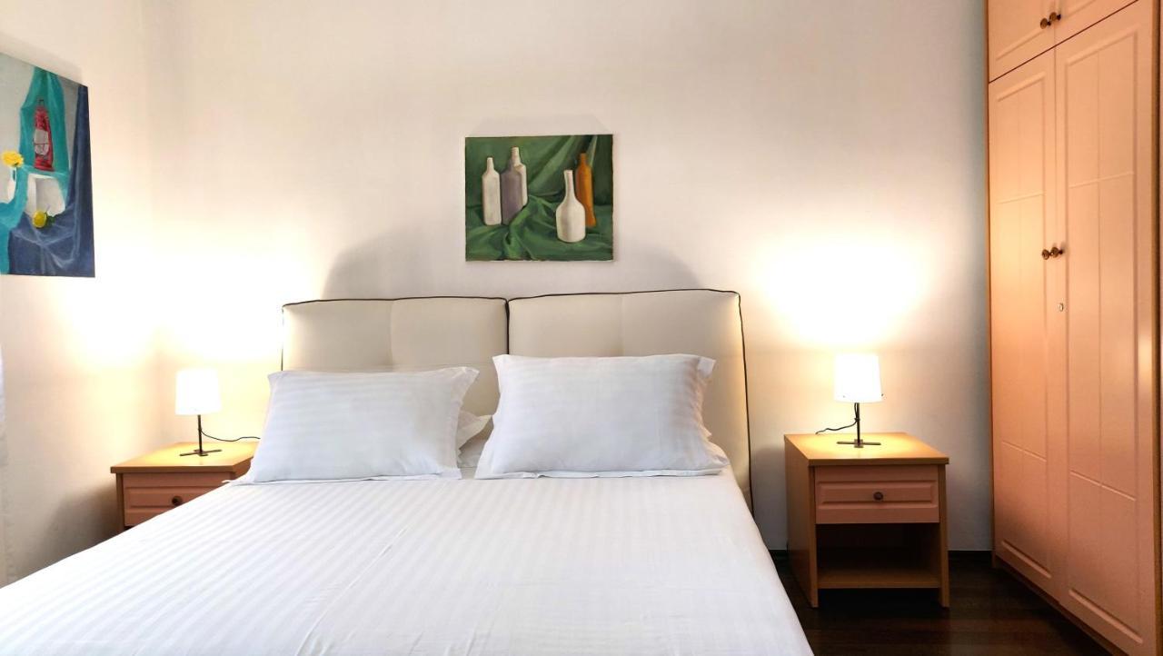 Spacious Family-Friendly Apartment In The Heart Of Bllok Тирана Экстерьер фото
